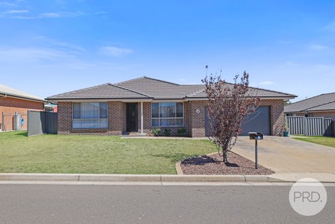 6 Galloway Place, TAMWORTH NSW 2340
