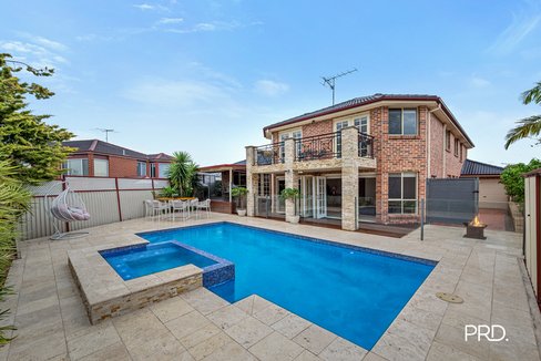 6 Goolwa Crescent, CRANEBROOK NSW 2749