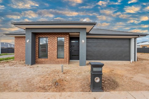 6 Grimshaw Street, HUNTLY VIC 3551