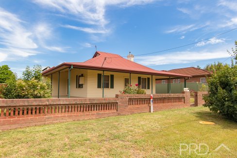 6 Herbert Street, TUMUT NSW 2720