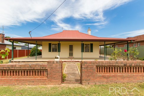 6 Herbert Street, TUMUT NSW 2720