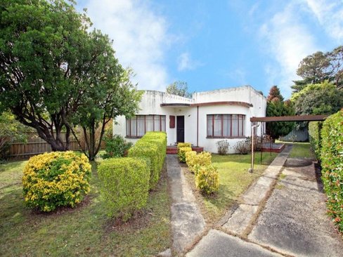 6 Hill Street Ringwood East 3135