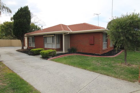 6 Hopkins Court, SEBASTOPOL VIC 3356