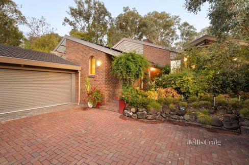 6 Ibsley Square Eltham 3095