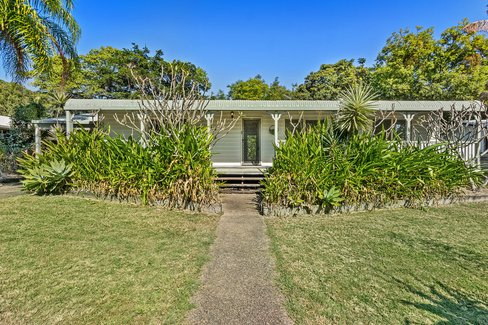 6 Jones Road, CANNONVALE QLD 4802