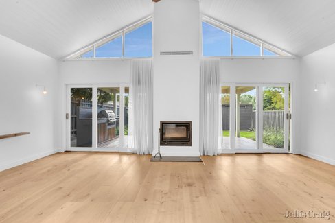 6 Kent Road Pascoe Vale 3044