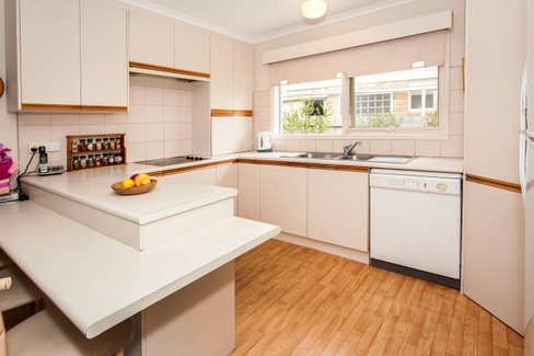 6 Knights Drive Glen Waverley 3150