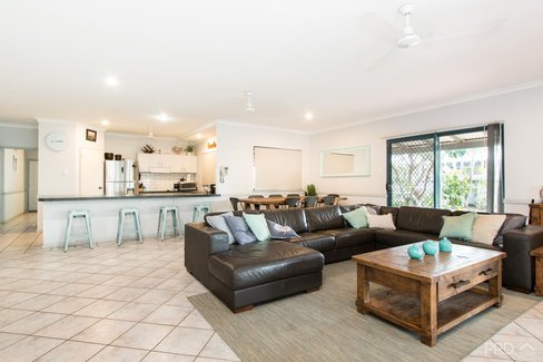 6 Knot Grove, DJUGUN WA 6725