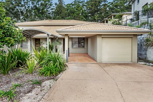 6 Lamandra Crescent, NELSON BAY NSW 2315