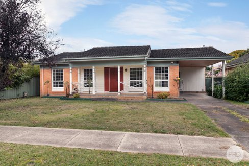6 Lawrence Street, ALFREDTON VIC 3350