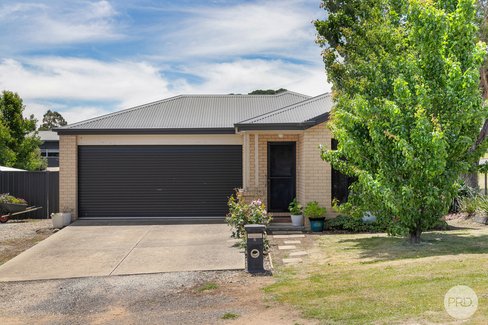6 Lees Street, CRESWICK VIC 3363
