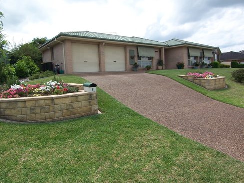 6 Lochend Circuit, EAST MAITLAND NSW 2323
