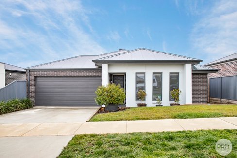 6 Longford Road, ALFREDTON VIC 3350