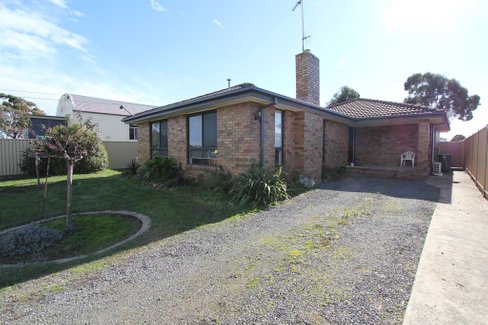 6 Market Street, MINERS REST VIC 3352