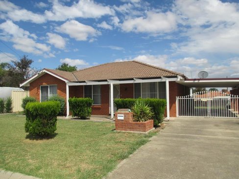 6 Marshall Place, TAMWORTH NSW 2340