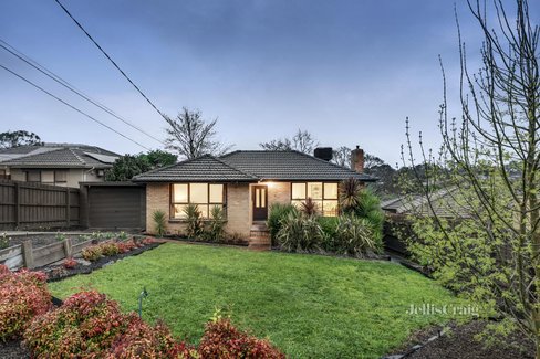 6 Masefield Avenue Mooroolbark 3138