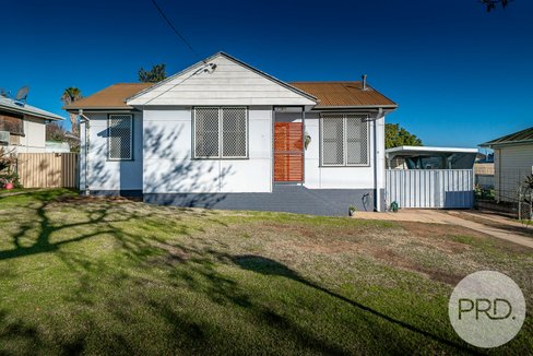 6 McDonough Avenue, MOUNT AUSTIN NSW 2650