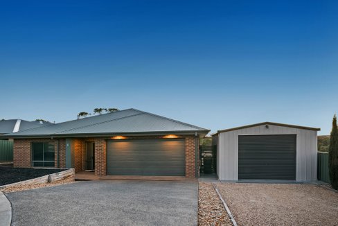 6 Montana Place, KANGAROO FLAT VIC 3555
