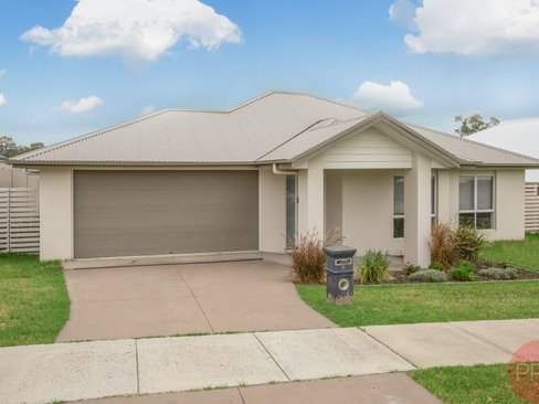 6 Moylan Vista, NORTH ROTHBURY NSW 2335