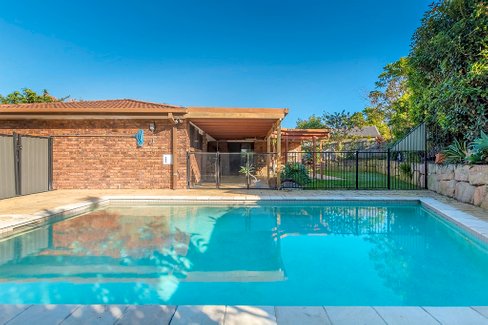 6 Muston Court, CARRARA QLD 4211