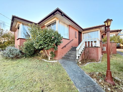 6 Old Orchard Way Doncaster 3108