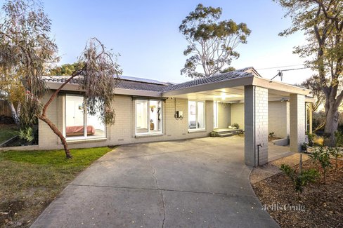 6 Orana Drive Mount Martha 3934