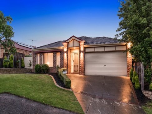 6 Paula Way Chirnside Park 3116