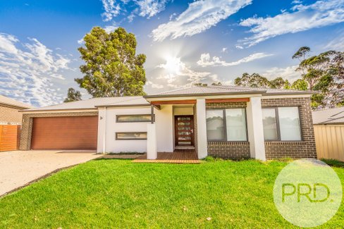 6 Pem Cove, LENEVA VIC 3691