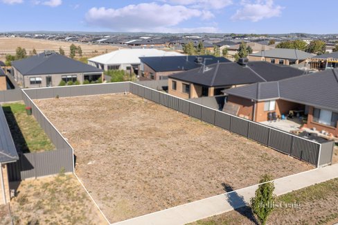 6 Peridot Way Alfredton 3350