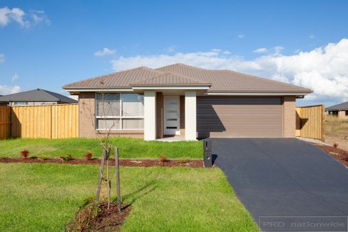 6 Plover Circuit, ABERGLASSLYN NSW 2320