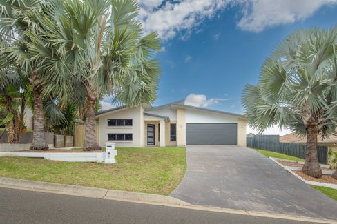 6 Redgum Drive, KIRKWOOD QLD 4680