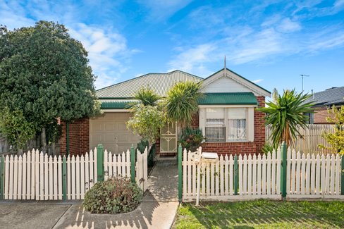 6 Rosanna Mews Lara 3212
