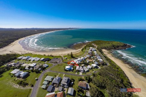 6 Second Avenue, ARRAWARRA HEADLAND NSW 2456