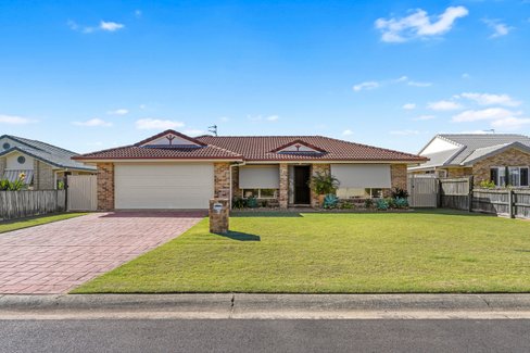 6 Shore Place, KINGSCLIFF NSW 2487