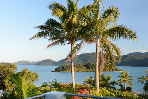 6 Shutehaven Close, SHUTE HARBOUR QLD 4802