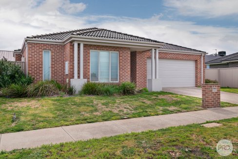 6 Sorrento Drive, ALFREDTON VIC 3350