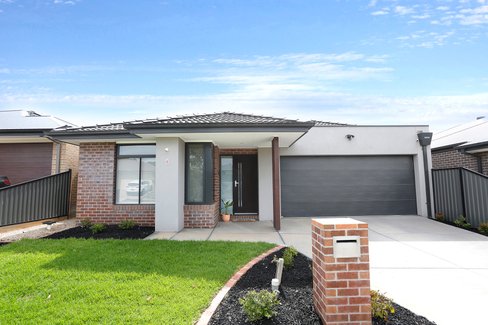 6 St Marks Court Mernda 3754