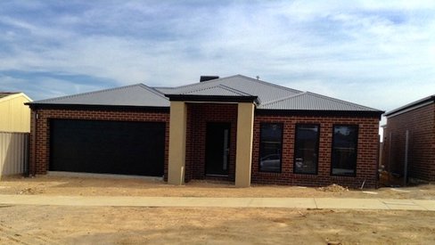 6 Stoneham Street, GOLDEN SQUARE VIC 3555