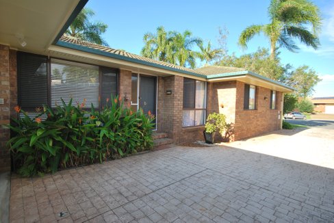 6 Swan Place, BURLEIGH WATERS QLD 4220