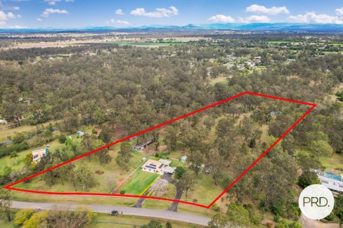 6 Tarana Avenue, THAGOONA QLD 4306