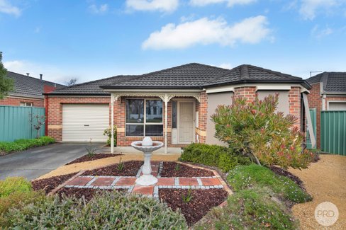 6 Taunton Place, LAKE GARDENS VIC 3355