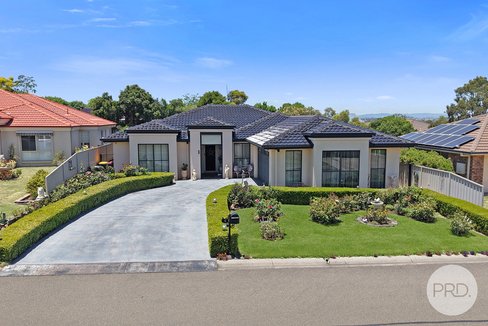 6 The Grove, TAMWORTH NSW 2340