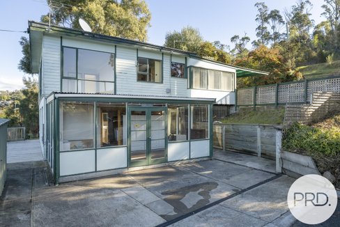 6 Tianna Road, LINDISFARNE TAS 7015