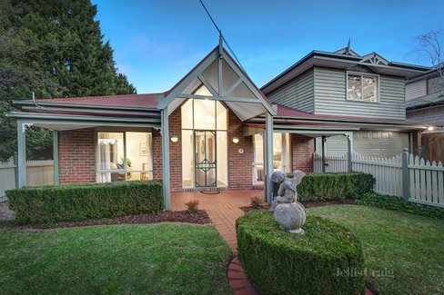 6 Trenham Court Mitcham 3132