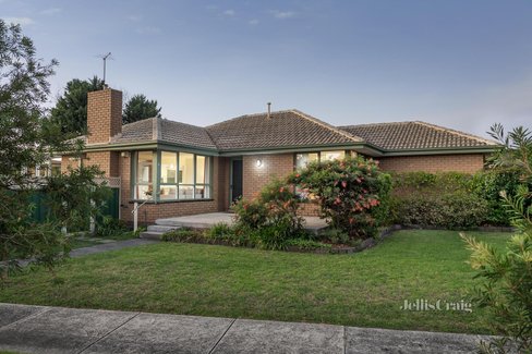 6 Tucker Street Bundoora 3083