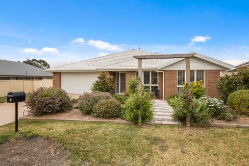 6 Vikki Avenue, RUTHERFORD NSW 2320