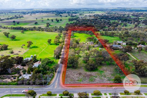 6 Vincent Road, LAKE ALBERT NSW 2650