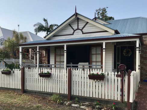 6 Waimea Drive, VARSITY LAKES QLD 4227