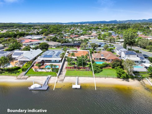 6 Wanneroo Court, Mermaid Waters QLD 4218