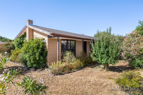 6 Winsam Grove  Wendouree 3355